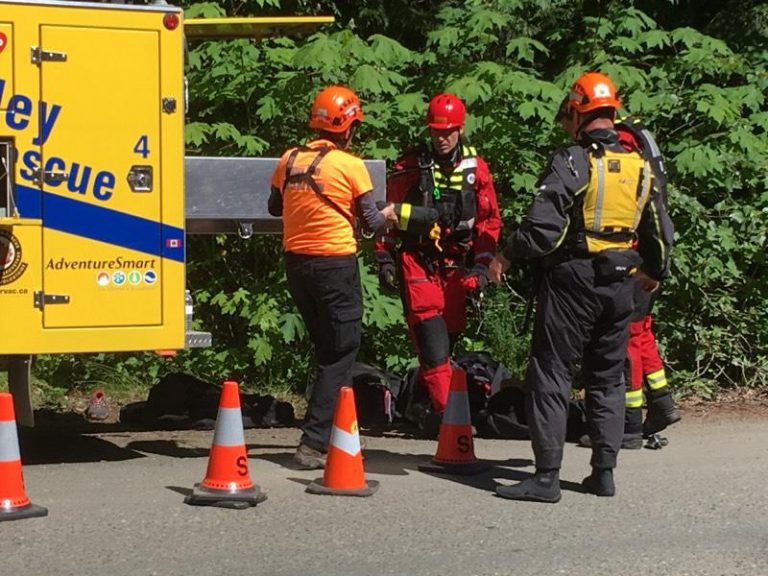 Search and Rescue saves man trapped on rock in Puntledge River