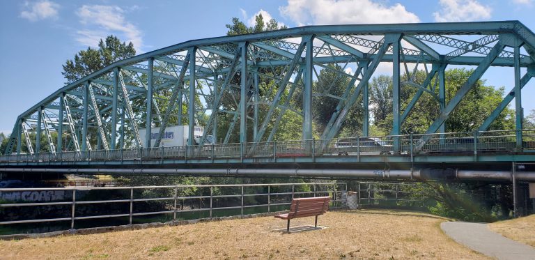 What colour do you want the 5th Street Bridge to be?