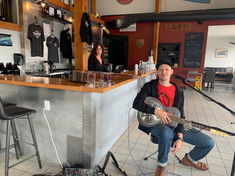 Comox Valley craft breweries hosting live-stream concerts