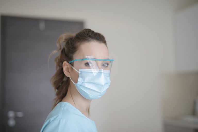 B.C Doctors stressing the importance of masks after another 287 COVID-19 cases reported