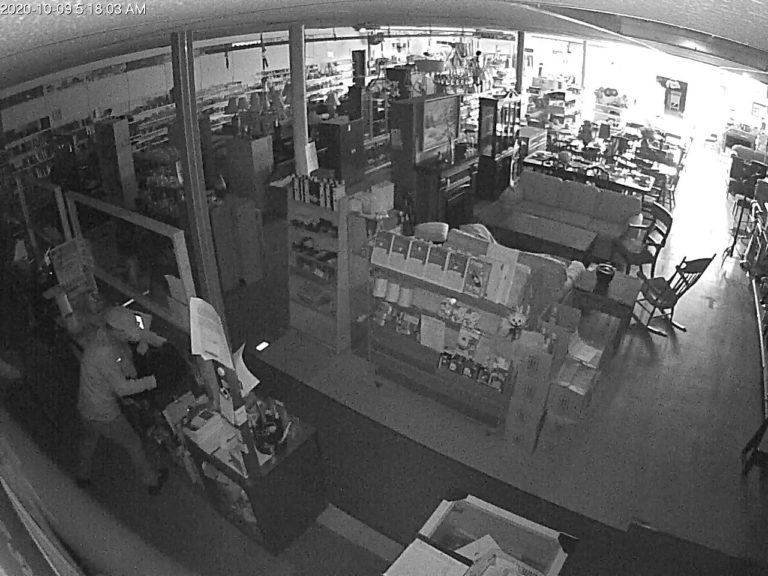 Break-in at Habitat for Humanity’s Comox Valley ReStore