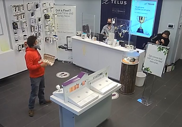 Island cellphone store gets egged by ‘irate’ man