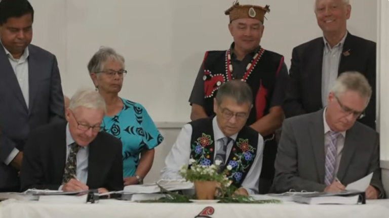 K’Omoks Treaty takes important step to ratification with initialling of draft proposal