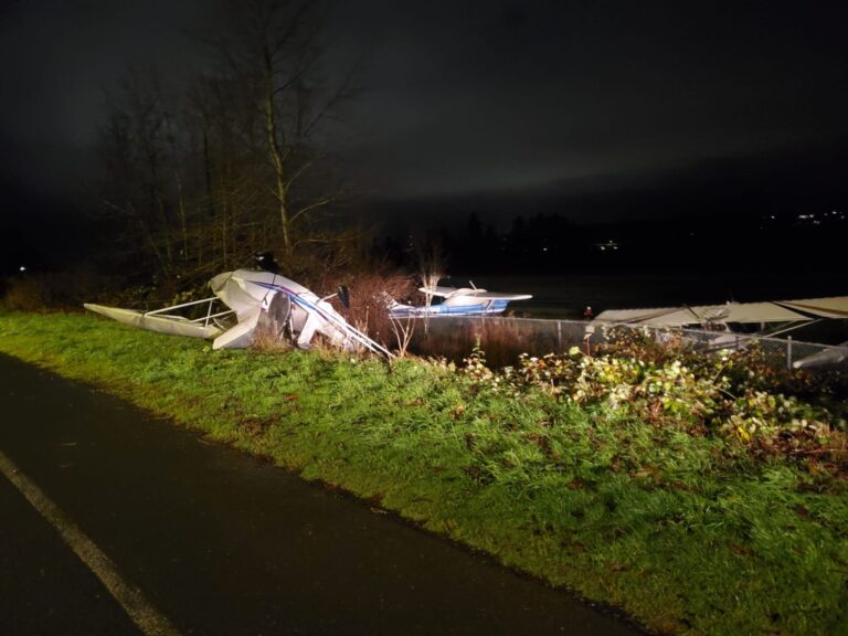 Plane flipped over by windstorm at Courtenay Airpark