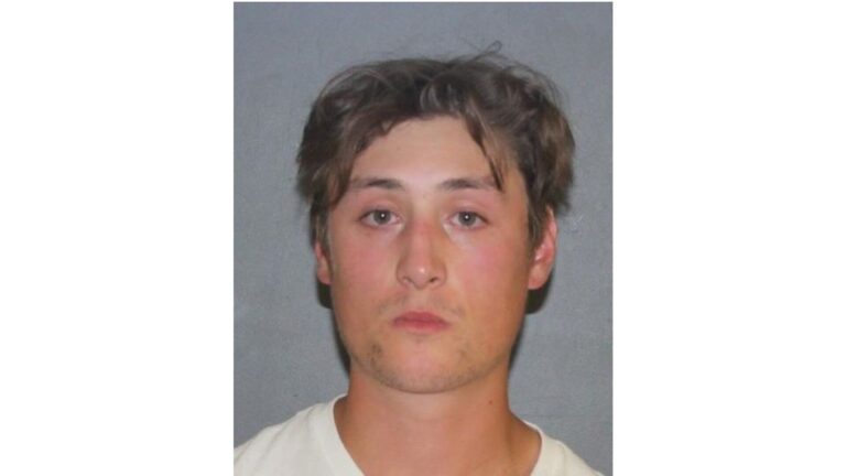 Comox Valley RCMP looking for wanted 23-year-old man