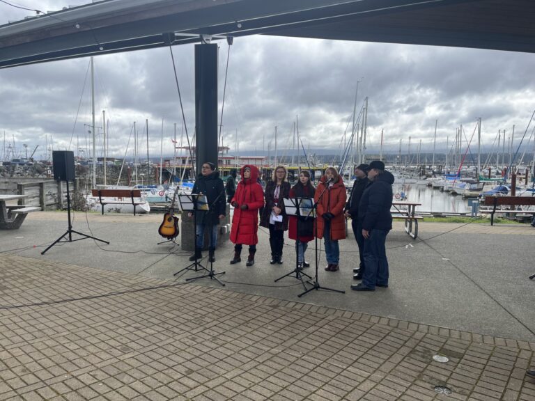 Residents gathered in Comox to mark 3 years since Ukraine war started